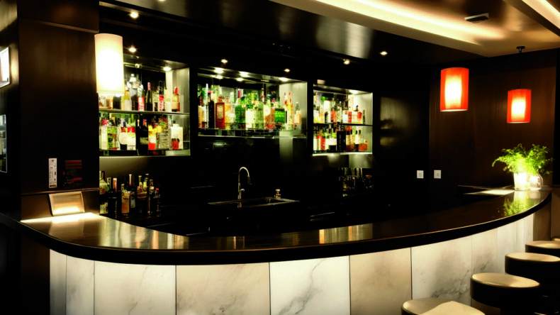 Барные стойки с подсветкой: создание атмосферы